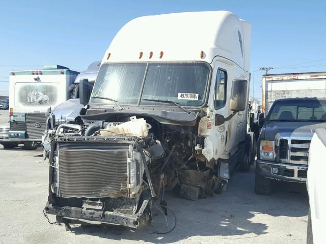 3AKJGLD52GSHP4413 - 2016 FREIGHTLINER CASCADIA 1 WHITE photo 2