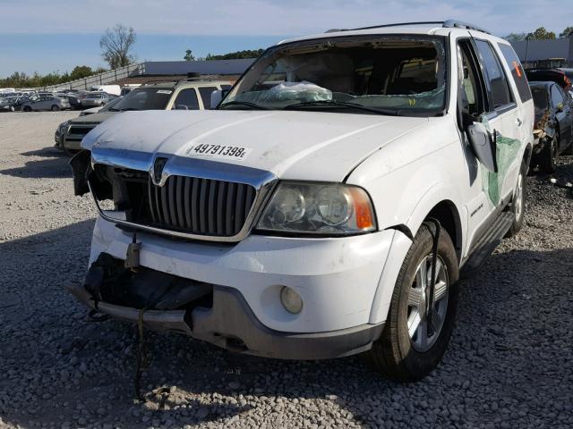 5LMFU27R44LJ33341 - 2004 LINCOLN NAVIGATOR 白色 照片 2