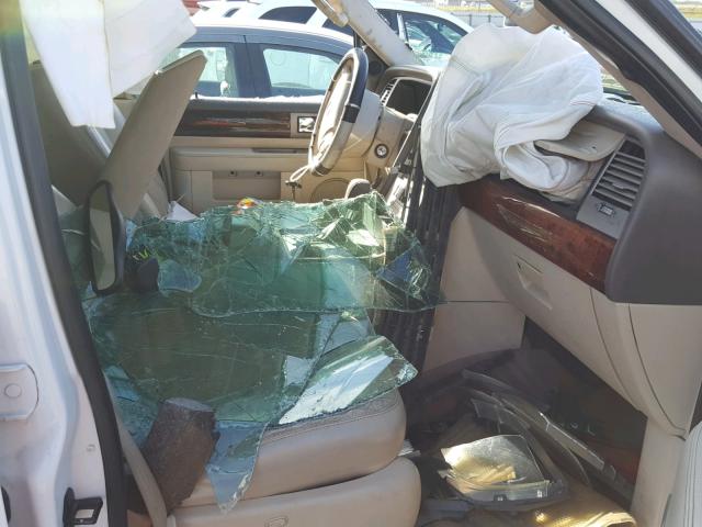 5LMFU27R44LJ33341 - 2004 LINCOLN NAVIGATOR 白色 照片 5