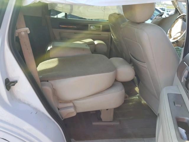 5LMFU27R44LJ33341 - 2004 LINCOLN NAVIGATOR 白色 照片 6