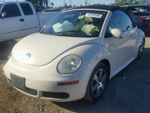 3VWRF31Y16M306770 - 2006 VOLKSWAGEN NEW BEETLE CREAM photo 2