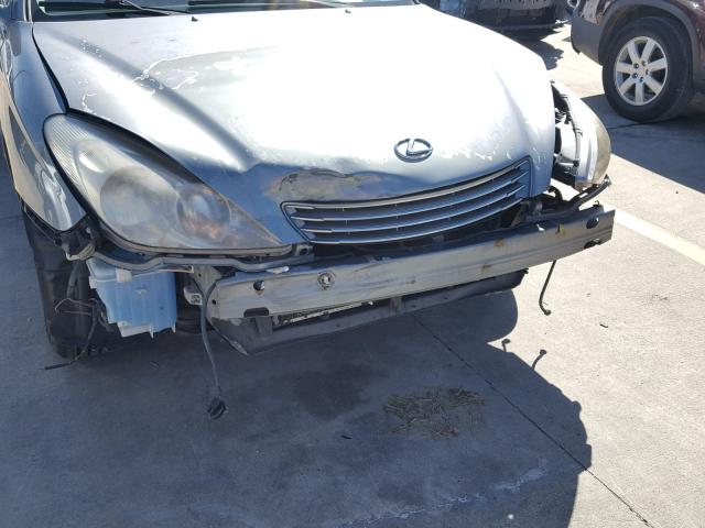 JTHBF30G020030557 - 2002 LEXUS ES 300 GRAY photo 9