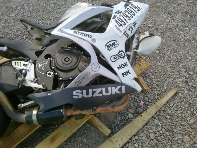 JS1GN7DA462111668 - 2006 SUZUKI GSX-R600 K WHITE photo 5