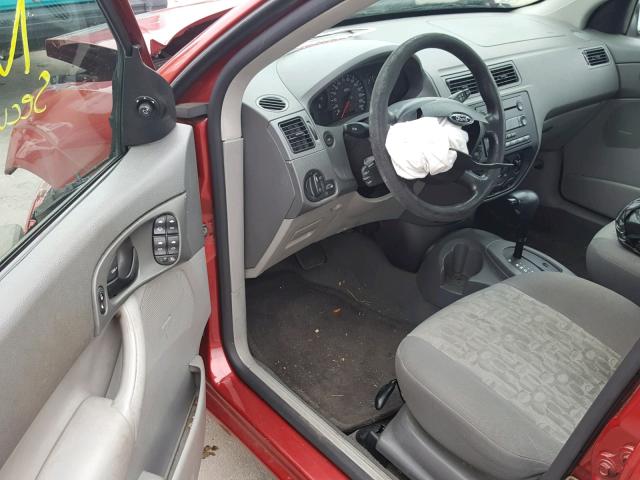 1FAFP34N45W213976 - 2005 FORD FOCUS ZX4 RED photo 9