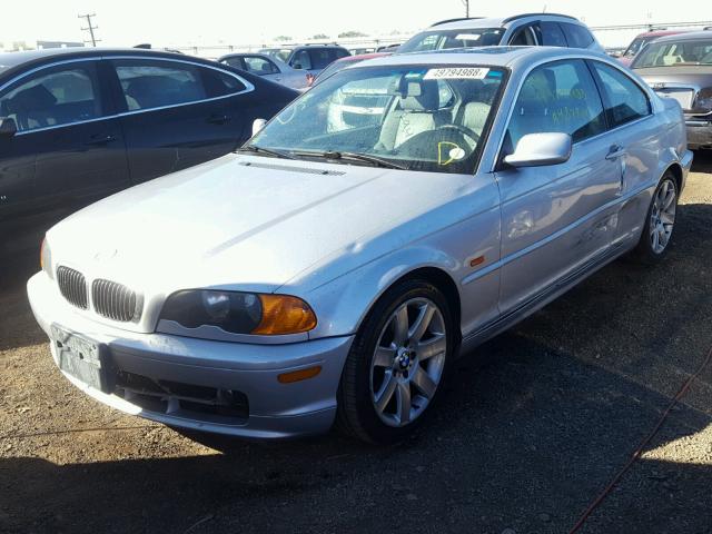 WBABM3340YJN86411 - 2000 BMW 323 CI SILVER photo 2