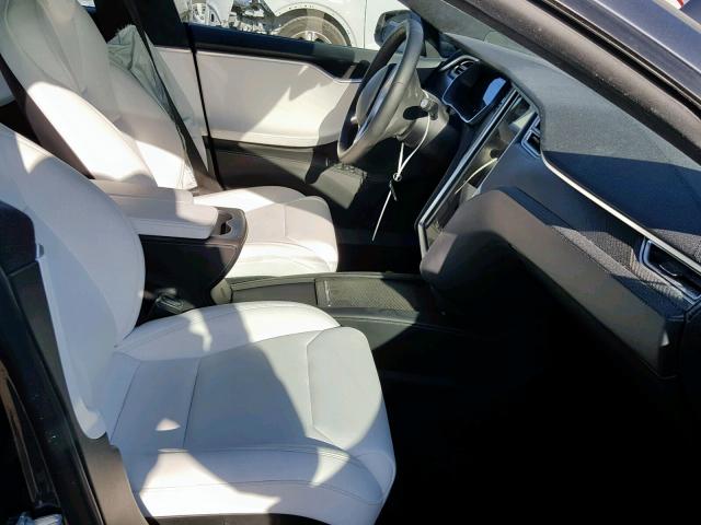 5YJSA1E24JF248387 - 2018 TESLA MODEL S رمادي صورة 5