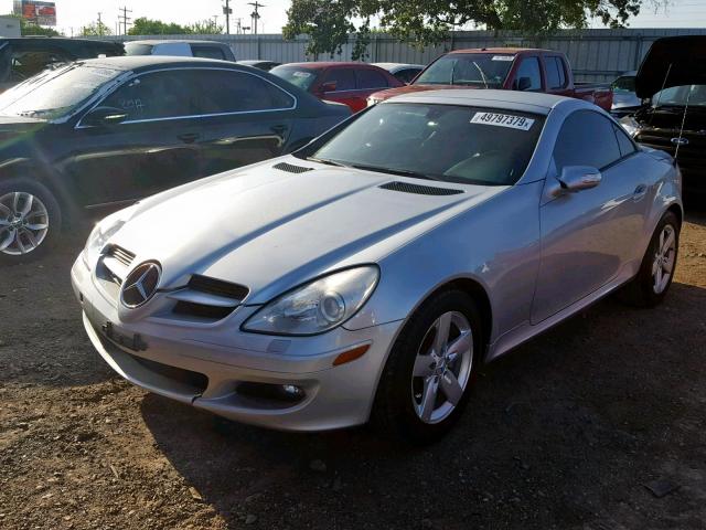 WDBWK54F36F122145 - 2006 MERCEDES-BENZ SLK 280 SILVER photo 2