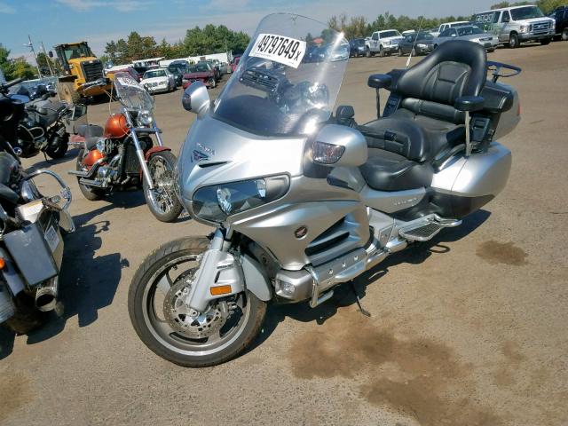 JH2SC68N6FK100434 - 2015 HONDA GL1800 ABS SILVER photo 2