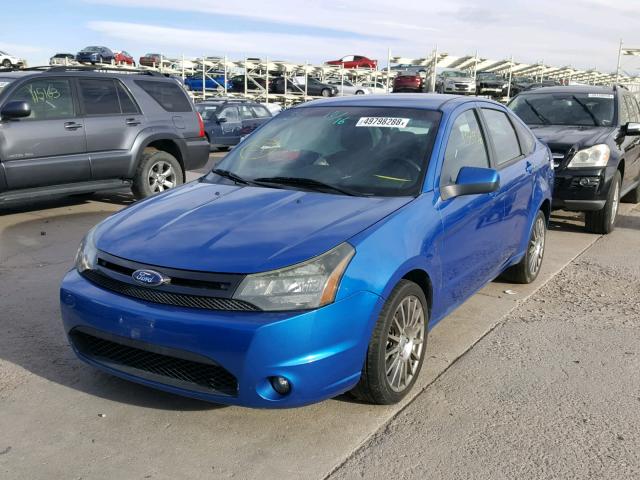 1FAHP3GN1AW209348 - 2010 FORD FOCUS SES BLUE photo 2