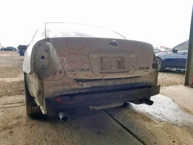 1N4BL11DX2C150535 - 2002 NISSAN ALTIMA SE WHITE photo 9