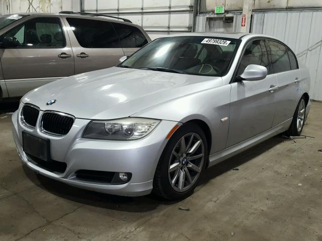 WBAPH5C59BA442393 - 2011 BMW 328 I SULE SILVER photo 2