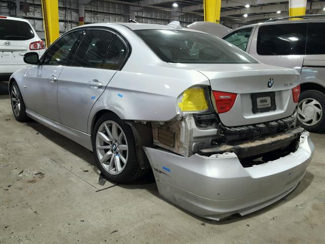 WBAPH5C59BA442393 - 2011 BMW 328 I SULE SILVER photo 3