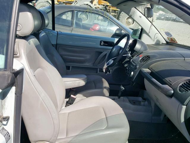 3VWRG31Y26M332064 - 2006 VOLKSWAGEN NEW BEETLE ლურჯი ფოტო 5