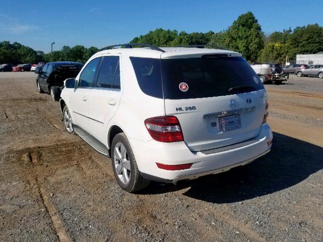 4JGBB8GB4AA569613 - 2010 MERCEDES-BENZ ML 350 4MA WHITE photo 3