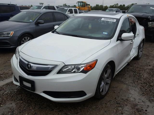 19VDE1F31FE000785 - 2015 ACURA ILX 20 WHITE photo 2