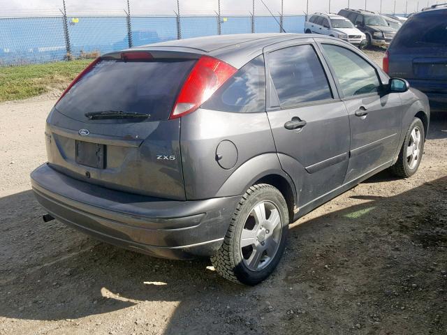 3FAFP37N05R111671 - 2005 FORD FOCUS ZX5 GRAY photo 4