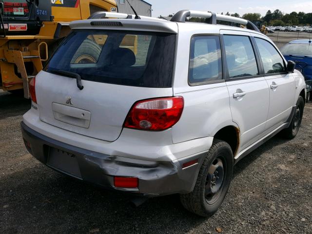 JA4LZ31F15U039990 - 2005 MITSUBISHI OUTLANDER WHITE photo 4