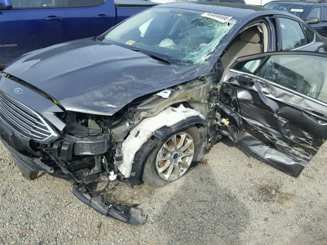 3FA6P0G7XHR174684 - 2017 FORD FUSION S GRAY photo 9