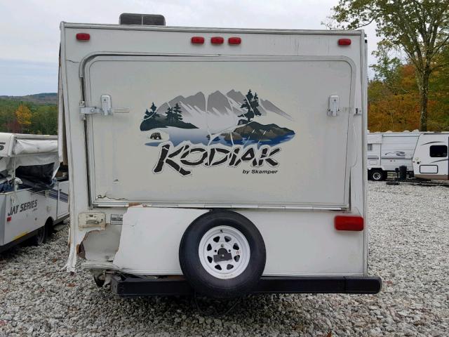 47CTS5H236J164712 - 2006 DUTC KODIAK WHITE photo 6