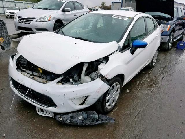 3FADP4AJ1BM170563 - 2011 FORD FIESTA S WHITE photo 2