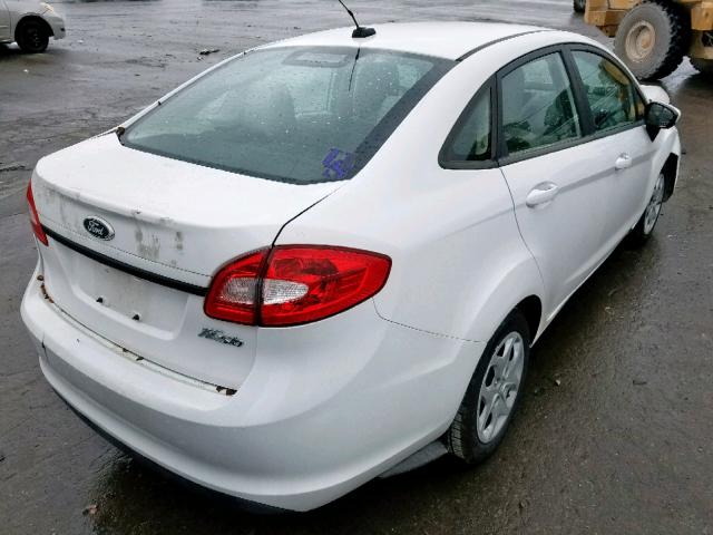 3FADP4AJ1BM170563 - 2011 FORD FIESTA S WHITE photo 4