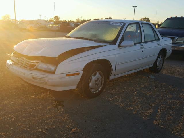 1G1LD55M3TY209466 - 1996 CHEVROLET CORSICA WHITE photo 2