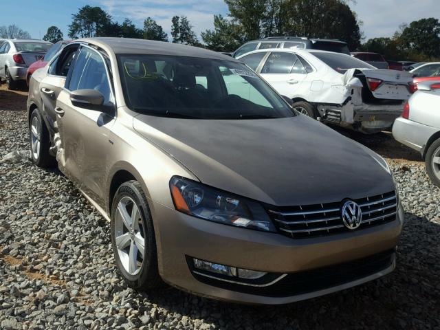 1VWAS7A34FC111249 - 2015 VOLKSWAGEN PASSAT S GOLD photo 1