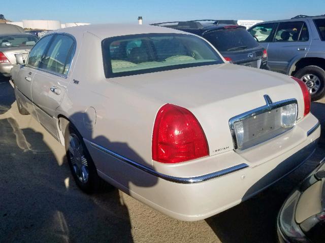 1LNHM82W75Y603930 - 2005 LINCOLN TOWN CAR S WHITE photo 3