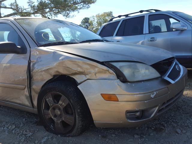 1FAHP34N06W190593 - 2006 FORD FOCUS ZX4 TAN photo 9