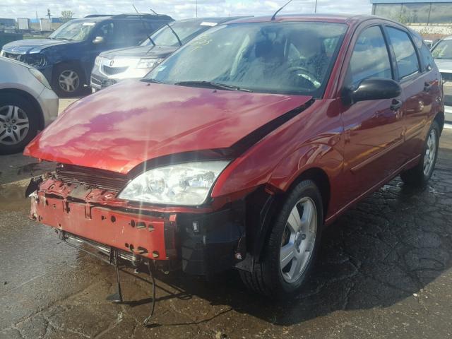 3FAFP37NX5R135069 - 2005 FORD FOCUS ZX5 BURGUNDY photo 2