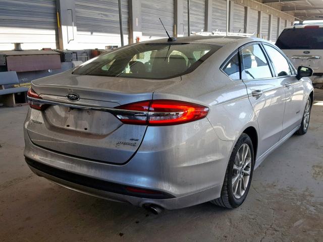 3FA6P0LU9HR387119 - 2017 FORD FUSION SE SILVER photo 4