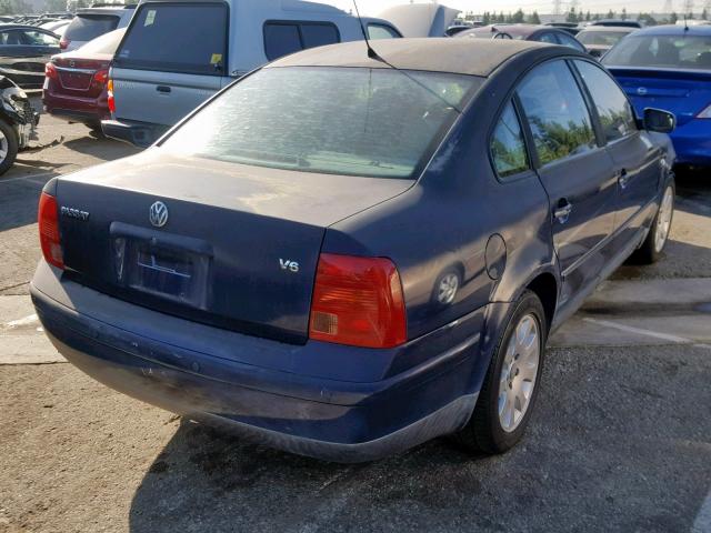 WVWBH63B71P010678 - 2001 VOLKSWAGEN PASSAT GLX BLUE photo 4