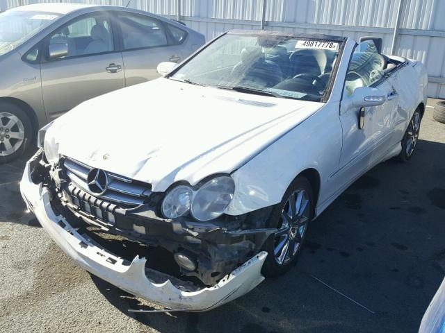 WDBTK56F67F219616 - 2007 MERCEDES-BENZ CLK 350 WHITE photo 2