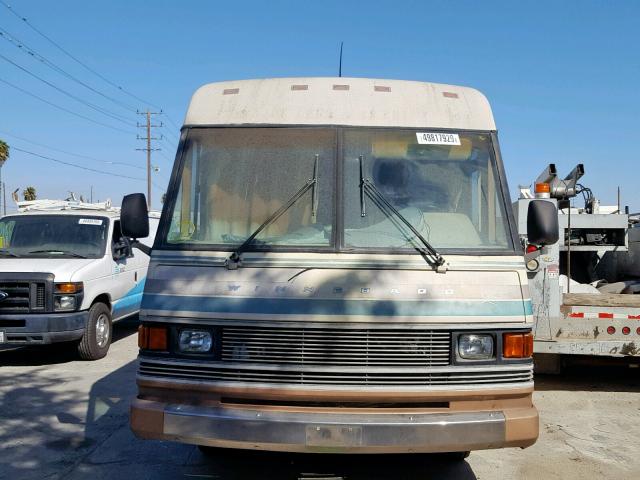 1GBKP37W0K3316763 - 1989 WINNEBAGO CHIEFTAIN BEIGE photo 9