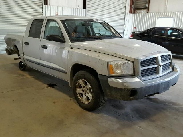 1D7HE48K35S267202 - 2005 DODGE DAKOTA QUA SILVER photo 1