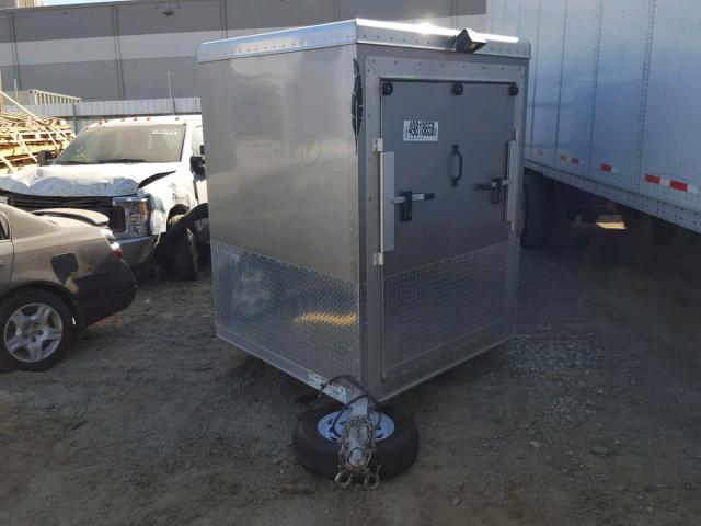 4FGA52226CC120267 - 2012 FEATHERLITE MFG INC TRAILER SILVER photo 2