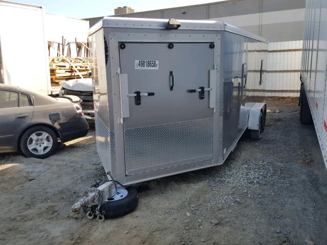 4FGA52226CC120267 - 2012 FEATHERLITE MFG INC TRAILER SILVER photo 3