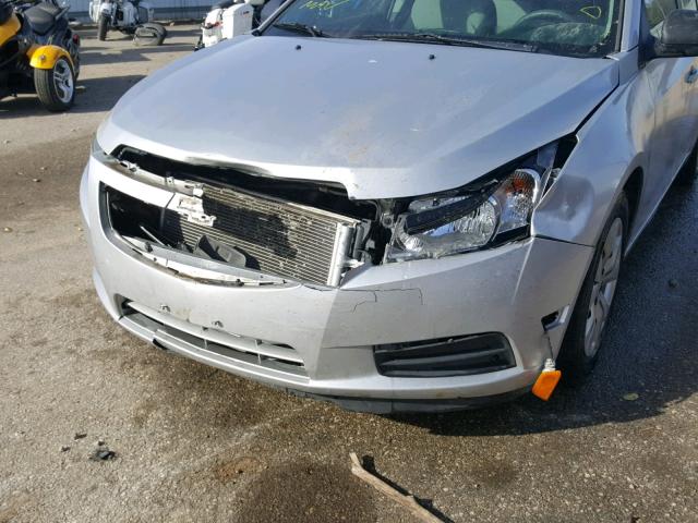 1G1PA5SHXE7329551 - 2014 CHEVROLET CRUZE LS SILVER photo 9