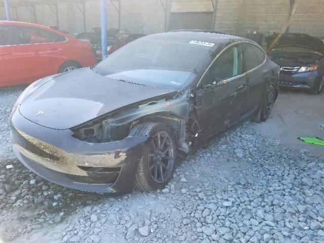 5YJ3E1EA2JF092673 - 2018 TESLA MODEL 3 BLACK photo 2