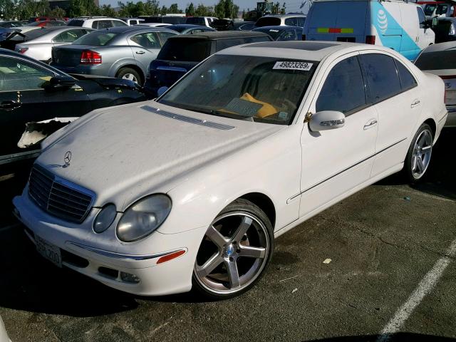 WDBUF65J54A459852 - 2004 MERCEDES-BENZ E 320 WHITE photo 2