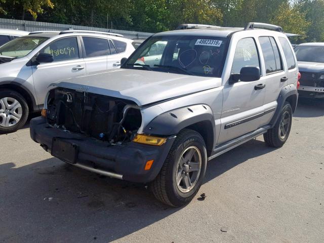 1J4GK38K95W600207 - 2005 JEEP LIBERTY RE SILVER photo 2