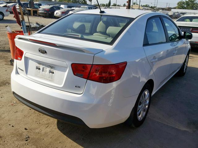 KNAFU4A20D5696399 - 2013 KIA FORTE EX WHITE photo 4