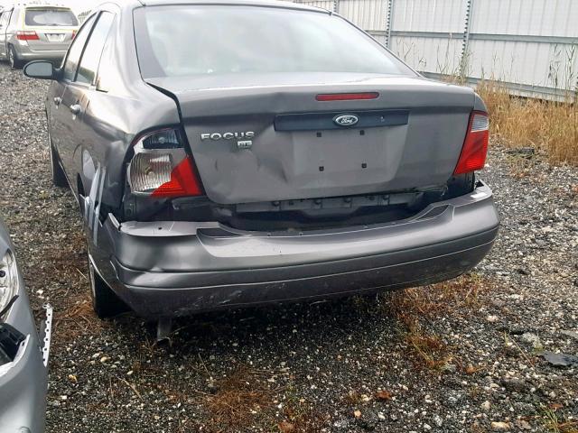 1FAHP34N57W275611 - 2007 FORD FOCUS ZX4 GRAY photo 9