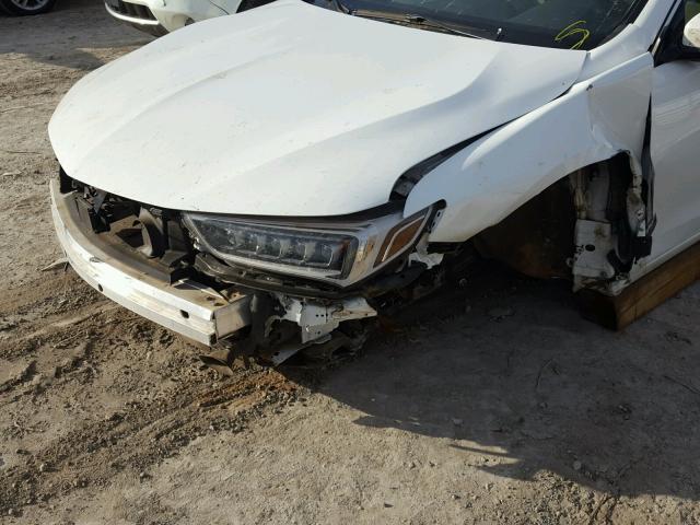 19UUB2F33JA000600 - 2018 ACURA TLX WHITE photo 9