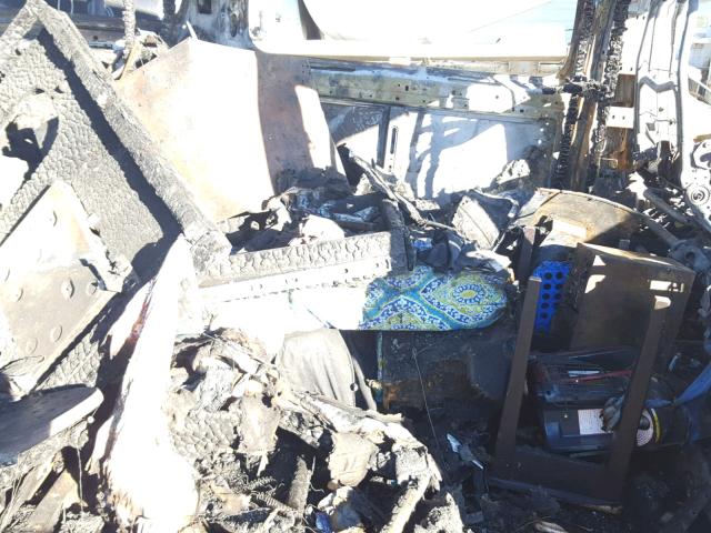 3C6TRVPGXGE117077 - 2016 RAM PROMASTER თეთრი ფოტო 6