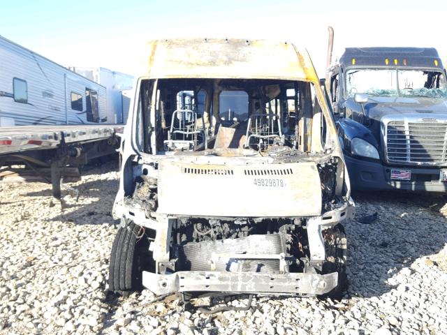 3C6TRVPGXGE117077 - 2016 RAM PROMASTER თეთრი ფოტო 9