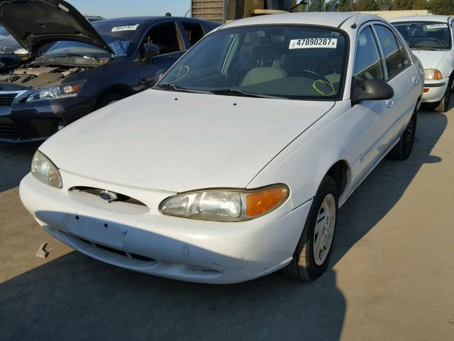 3FAFP13P92R193441 - 2002 FORD ESCORT WHITE photo 2