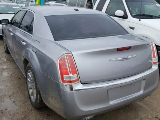 2C3CCAET8DH650407 - 2013 CHRYSLER 300C SILVER photo 3