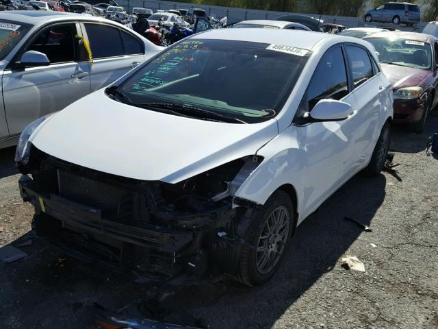 KMHD35LH7GU300317 - 2016 HYUNDAI ELANTRA GT WHITE photo 2