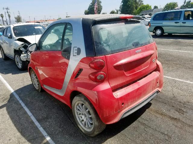 WMEEJ9AA7DK715867 - 2013 SMART FORTWO RED photo 3